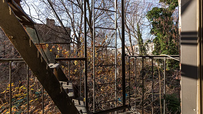 Rented by Nooklyn NYC LLC | media 55