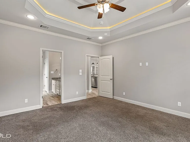 302 Oscar Cir — Photo 33
