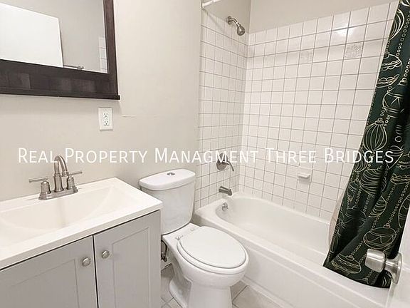 5th image of 9024 Forest Ave
