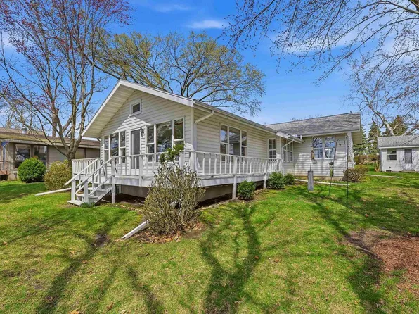 W3403 Orchard Avenue, Green Lake, WI 54941