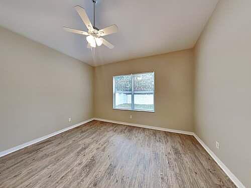 5th image of 245 Tower View Dr W #1