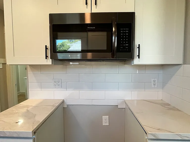 228 W Pearl St — Photo 7