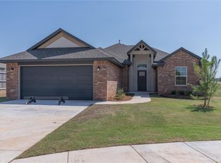 712 Cedar Hill Way, Washington, OK 73093