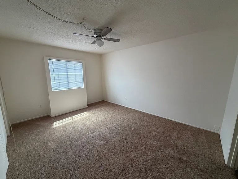 5319 Sumerset St #19A — Photo 11