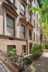 107 East 36th Street in Murray Hill