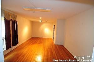 4th image of 3811 Longridge Dr