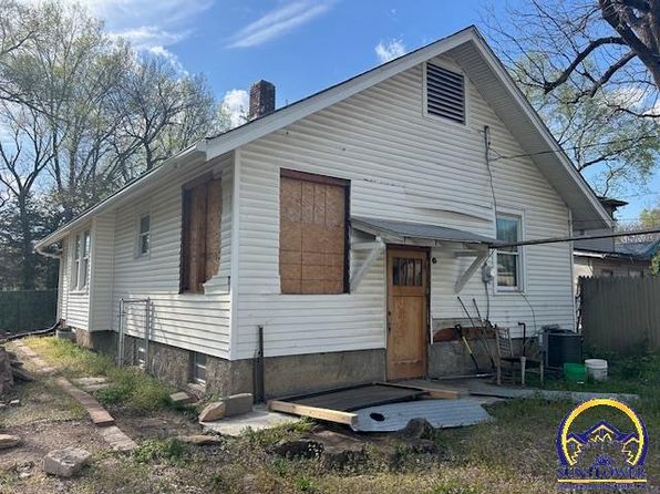 2212 SW Clay St, Topeka, KS 66611