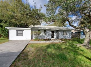 1323 56th Avenue Dr E, Bradenton, FL 34203