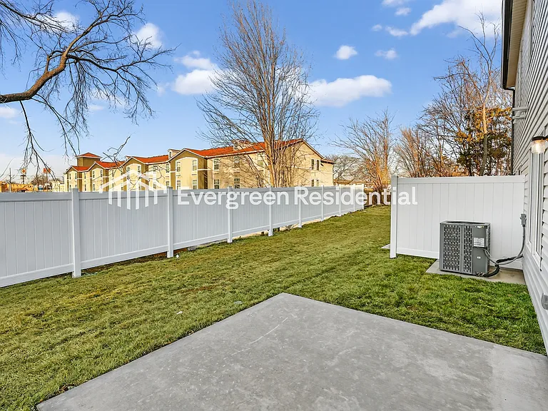 Barryview Townhomes — Photo 58