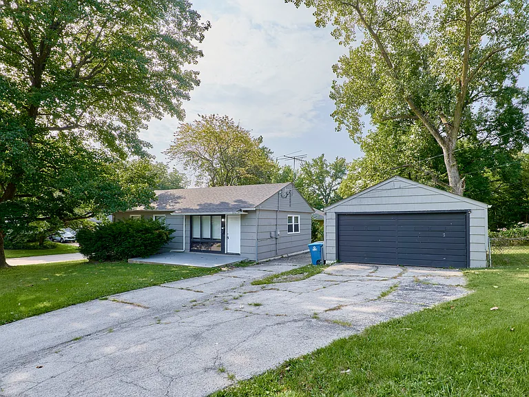 1658 Kappel Dr — Photo 4