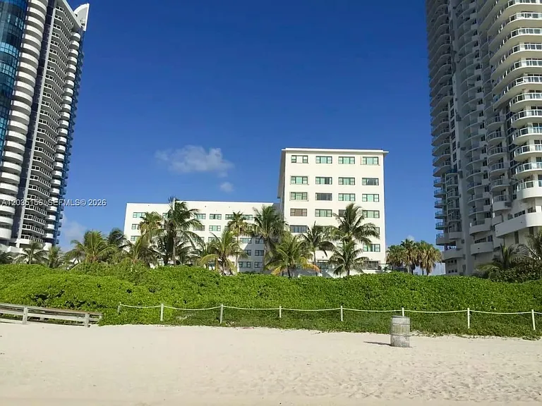 6345 Collins Ave #830 — Photo 16