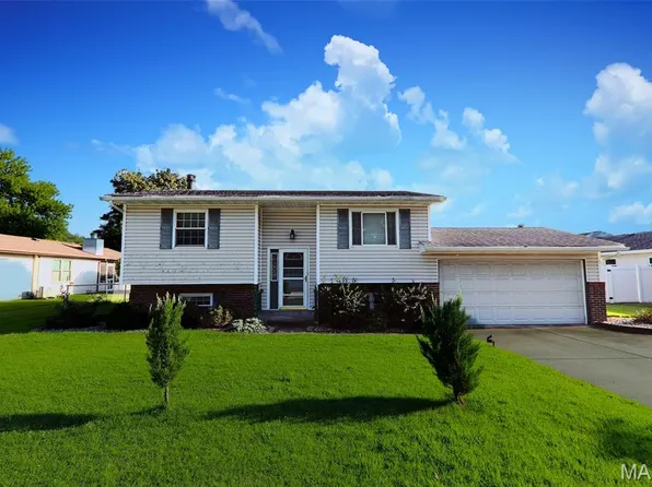 12 Blue Spruce Ct, Granite City, IL 62040