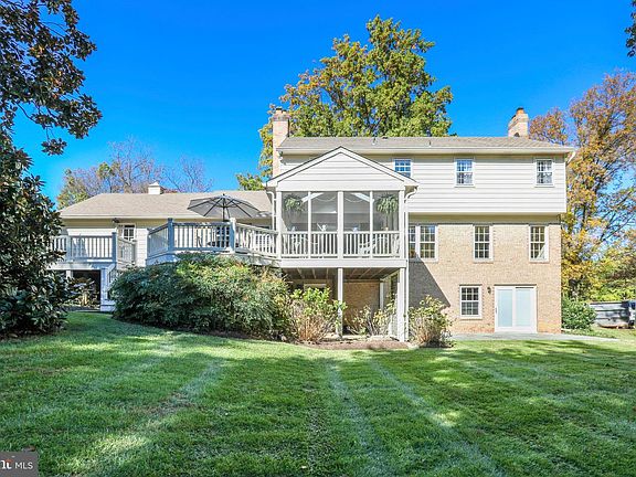 3rd image of 4616 Sunflower Dr