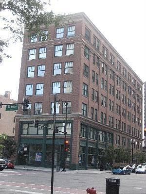 2nd image of 900 S Wabash Ave APT 305