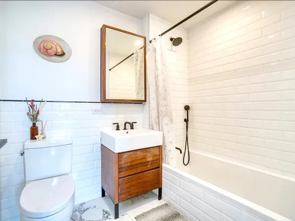 5-33 48th Avenue image 7 of 12