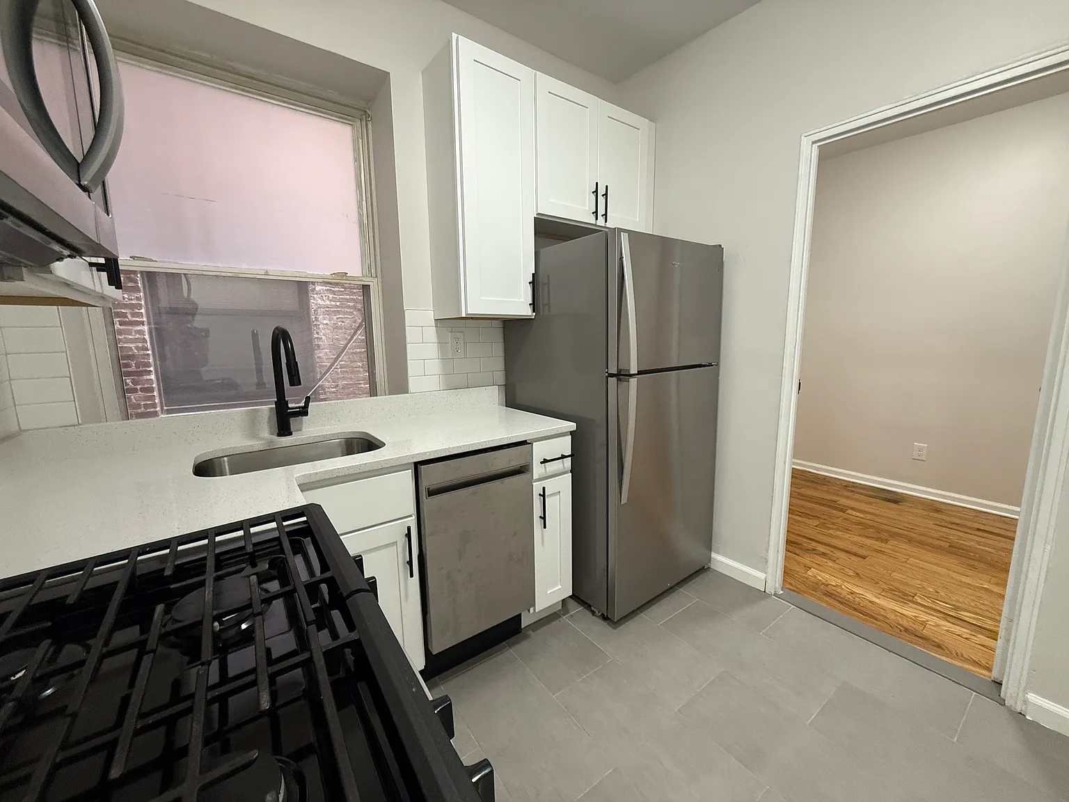 2 bed, $1,900 — Photo 3