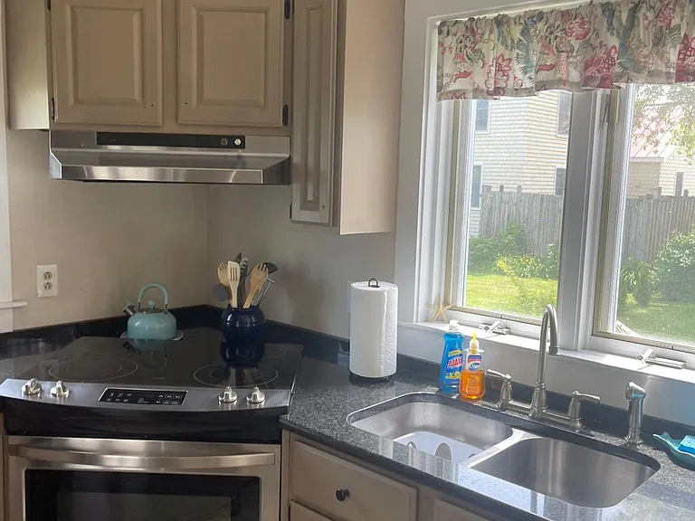 30 Vesper St — Photo 3