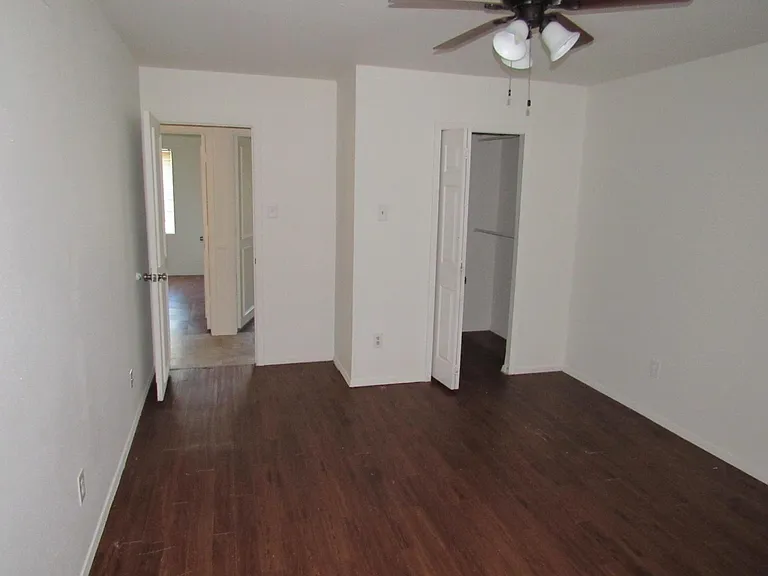 7901 Trimble Dr — Photo 10