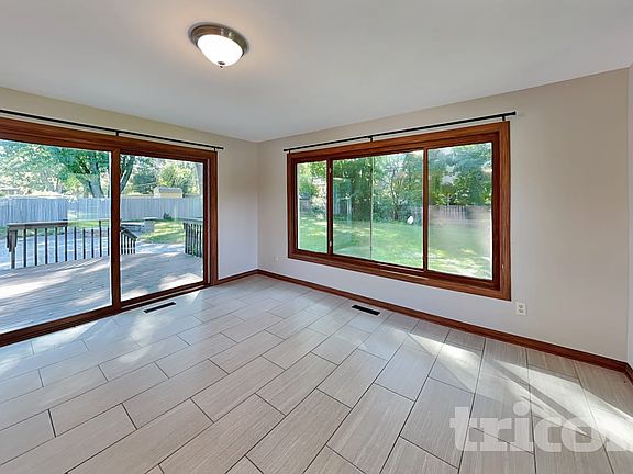 4th image of 9901 Sandra Ln