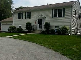 190 Viceroy Rd, Warwick, RI 02886