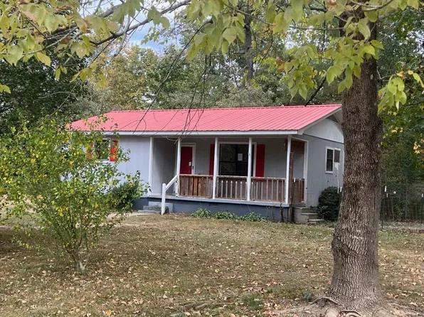 131 Swift Ln, Decaturville, TN 38329