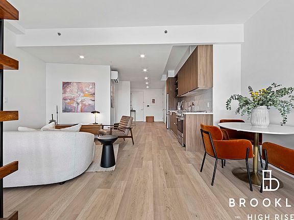5th image of 50 E 10th St #506