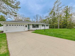 1879 Hazel Ct, Green Bay, WI 54303