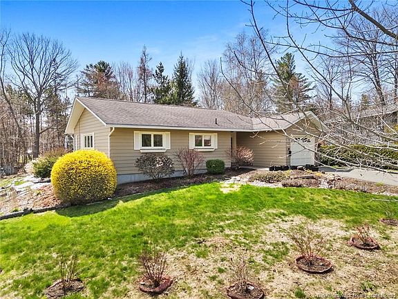 2nd image of 19 Forest Acres Ct