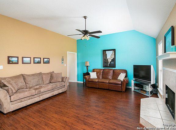 5th image of 108 Thomas Dr