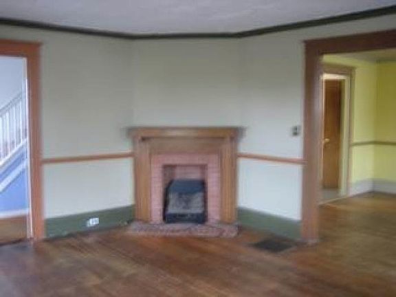 3rd image of 114 McDaniel Ave