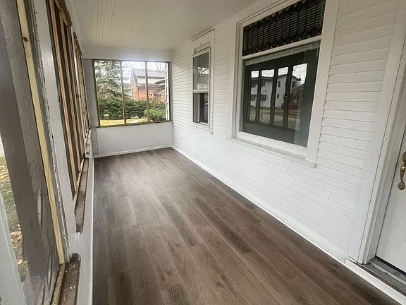 5th image of 1110 9th St S #1112