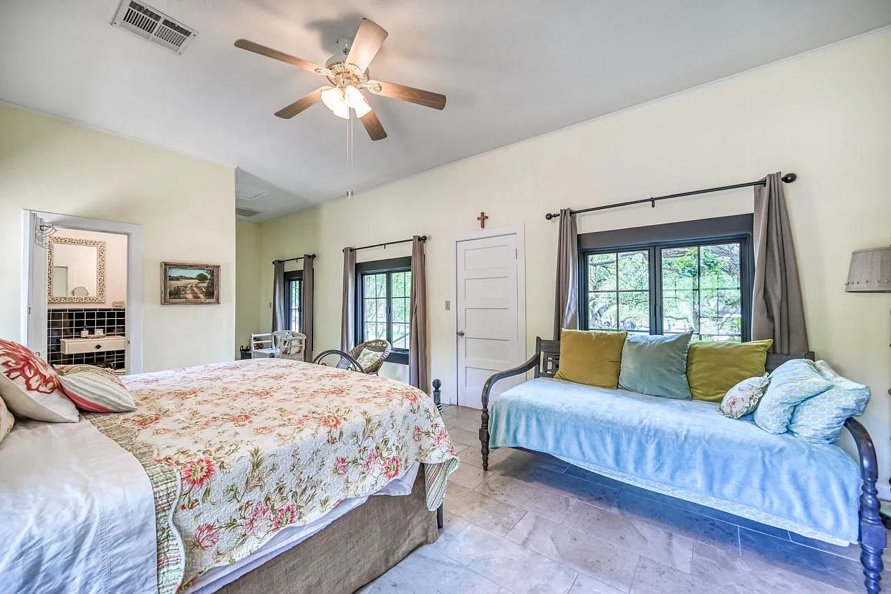 1 bed, 2.0 bath, 1154 sqft, $2,500 — Photo 3