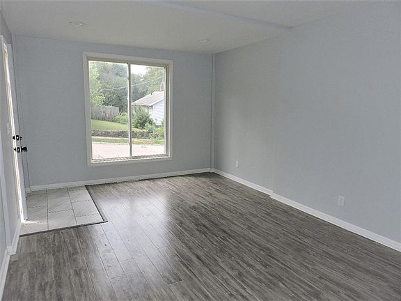 2nd image of 1730 Pershing Ave