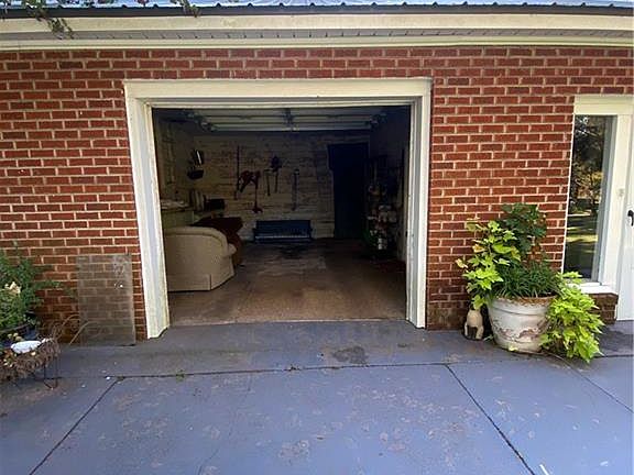 4th image of 410 S Louisiana St