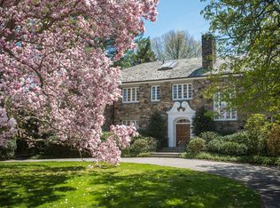 566 Round Hill Rd, Greenwich, CT 06831