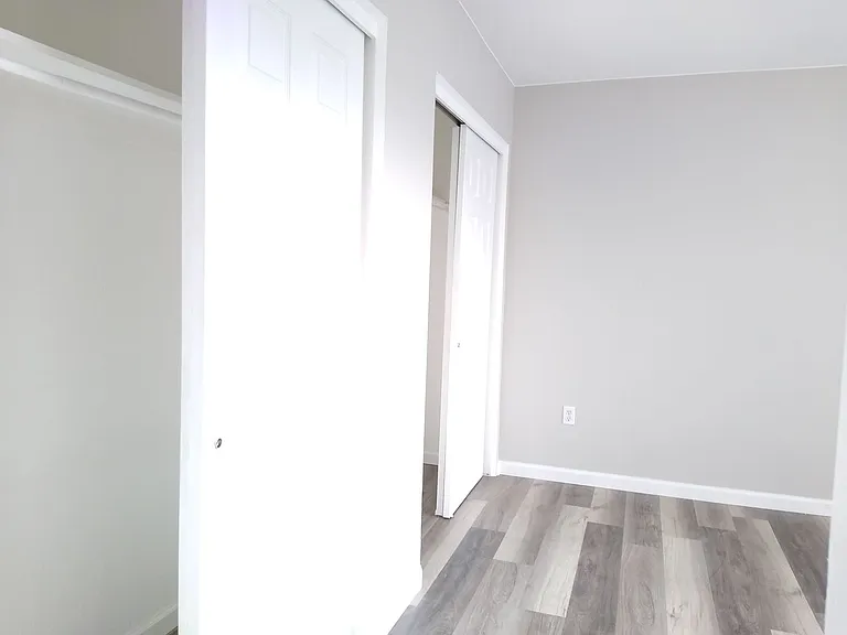 1990 N Beeler St #8 — Photo 35