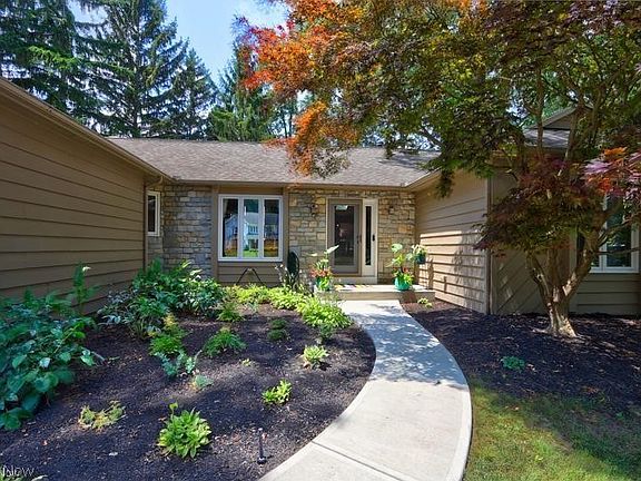 2nd image of 208 Westwind Dr