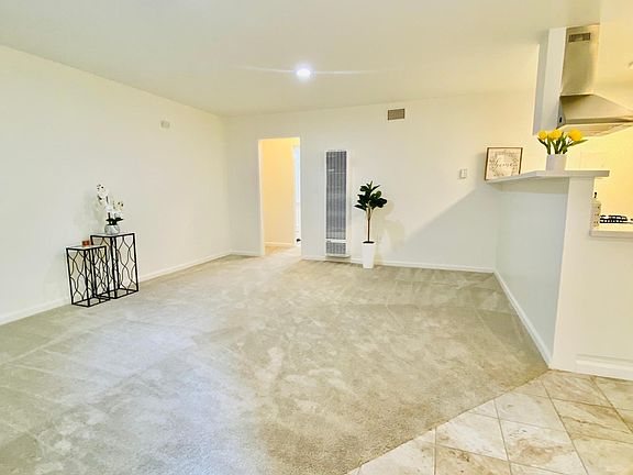 5th image of 732 W Imperial Ave #11