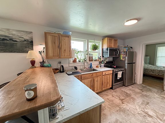 2nd image of 421 School St #4