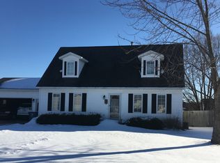 11765 Cloverview Dr, Ravenna, MI 49451