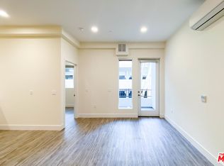 11115 McCormick St #303, North Hollywood, CA 91601