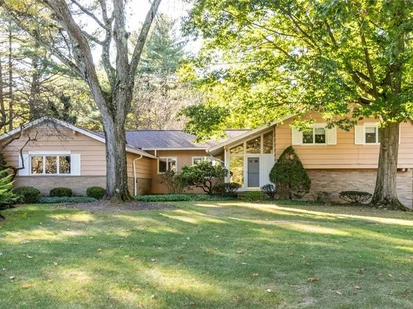 3288 Bremerton Rd, Pepper Pike, OH 44124