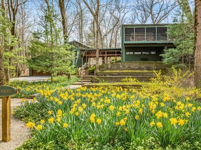 411 E Roberts Ave, Beverly Shores, IN, 46301