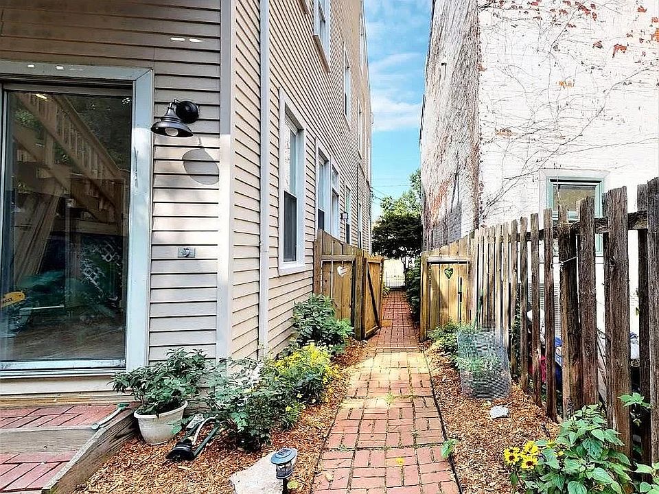 1st image of 532 Craig St #1