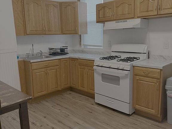 4th image of 30 Magnolia Ter Unit 1