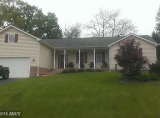 24 Canaan St, Luray, VA 22835