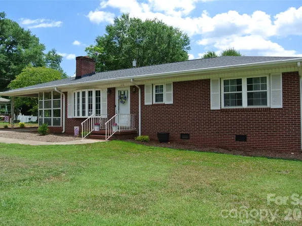 106 Freeman St, Rutherfordton, NC 28139