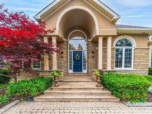 5th image of 80 Carmichael Cres