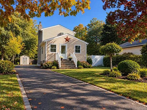 147 N Evergreen Drive, Selden, NY 11784