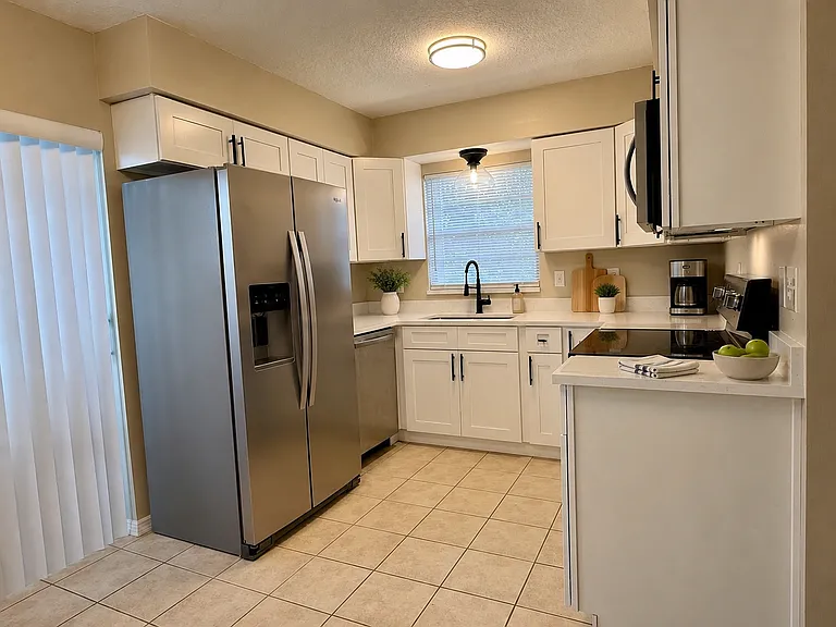 4328 Hargrave St — Photo 3